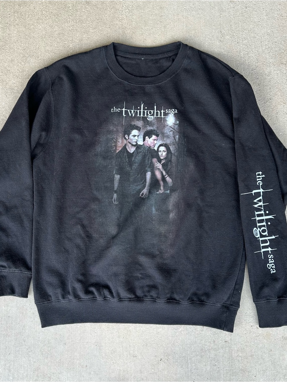 Twilight Saga Black Graphic Crewneck Sweatshirt Size Large